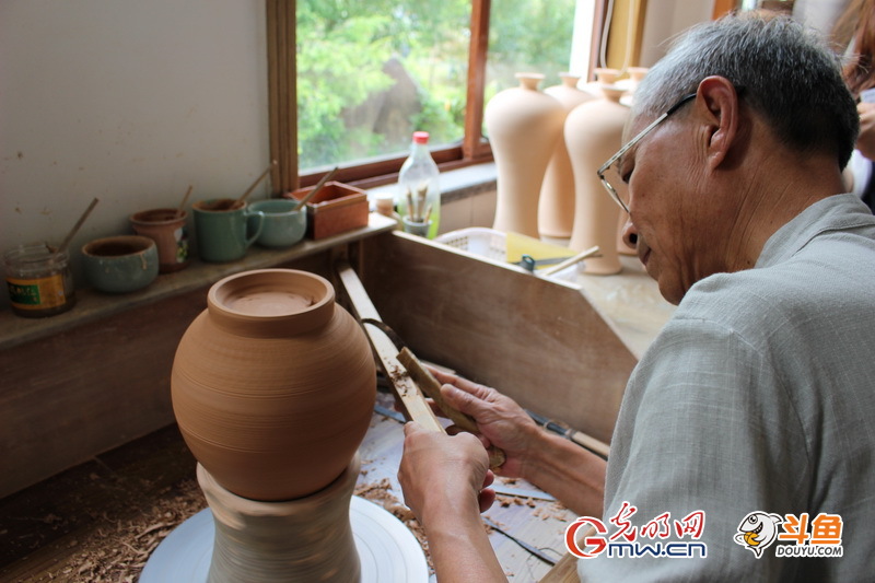 《致·非遗 敬·匠心》龙泉青瓷专场直播花絮