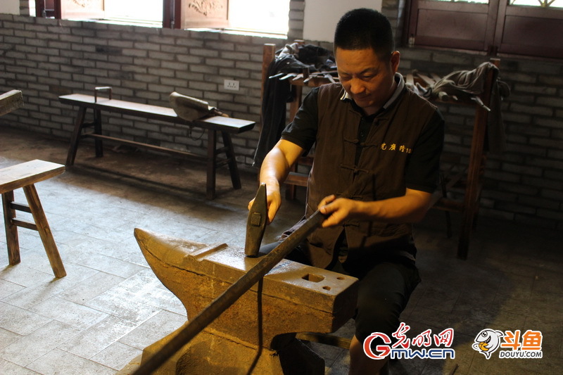 《致·非遗 敬·匠心》龙泉宝剑专场直播花絮