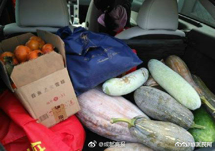 有种爱，叫做“爸妈装的后备箱”