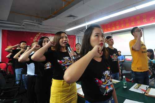 健全“抓行业、行业抓”的党建工作机制