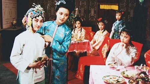 《红楼梦》中的众口一词和众说纷纭