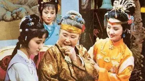《红楼梦》中的众口一词和众说纷纭