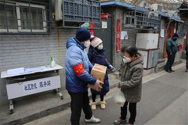 民建市委机关干部下沉社区一线参与疫情防控