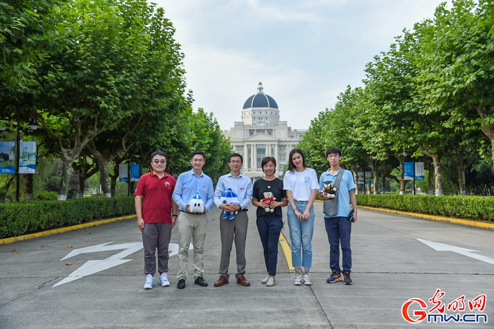 【2020高校招生服务光明大直播】上海外国语大学直播花絮