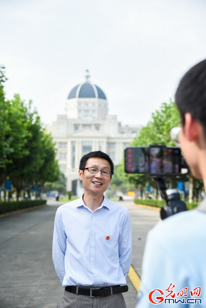 【2020高校招生服务光明大直播】上海外国语大学直播花絮