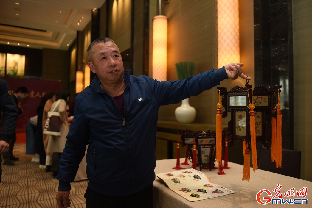 元宵佳节“非遗味”浓 非遗匠人现场展示精湛技艺