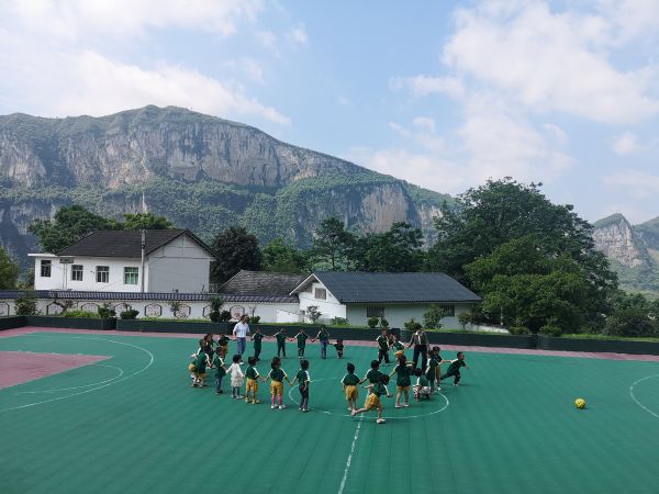 民建北京市委赴黔西帮扶调研