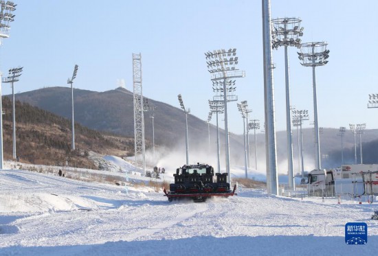 张家口赛区国家冬季两项中心雪道塑型待检