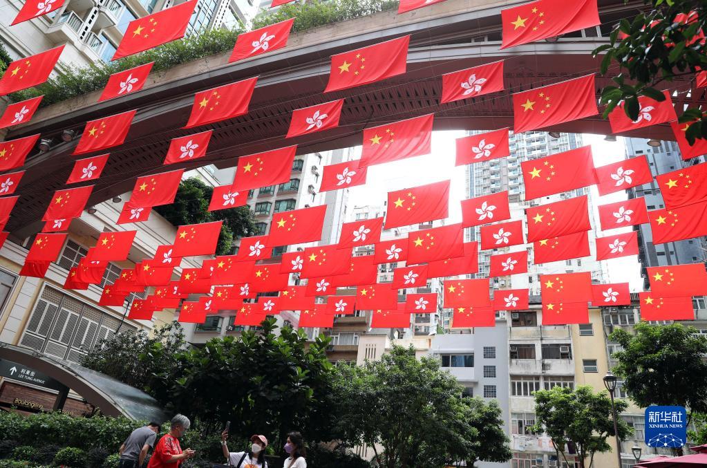 香港街头喜庆气氛渐浓