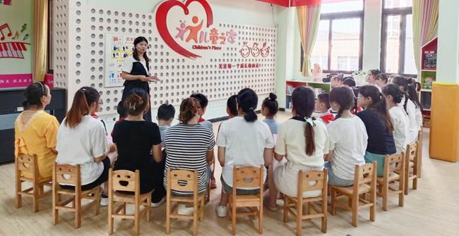 重庆市巴南区妇联开展“我和妈妈学科学”活动