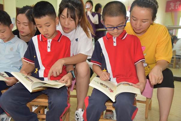 重庆市巴南区妇联开展“我和妈妈学科学”活动