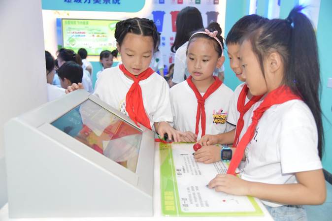 重庆市巴南区妇联开展“我和妈妈学科学”活动