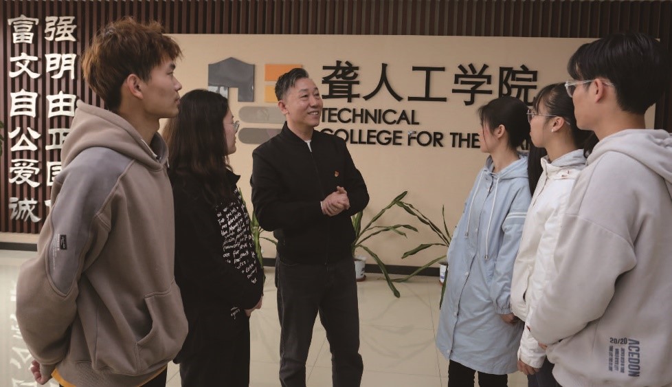 倾心耕耘特教事业 全心助力聋生梦想