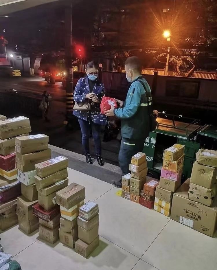 为了咱们顺利收到邮件 那“一抹绿”格外鲜亮
