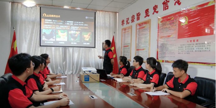 乡村振兴“鸡先锋”罗小庆：让创新点亮青春 用创业成就梦想