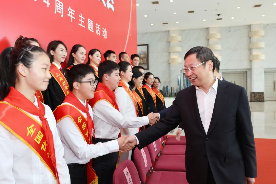 永远跟党走，建功引领区！上海浦东青少年纪念五四运动104周年主题活动举行