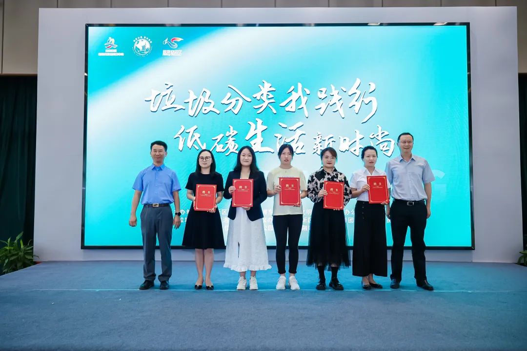 小手牵大手，垃圾分类志愿服务再出发！浦东新区红领巾讲解员垃圾分类科普志愿队成立