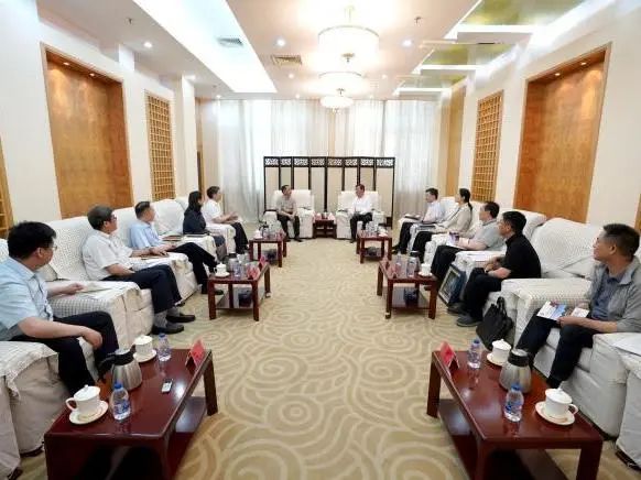 首都经济贸易大学:主题教育瞄准“四个何为”发力