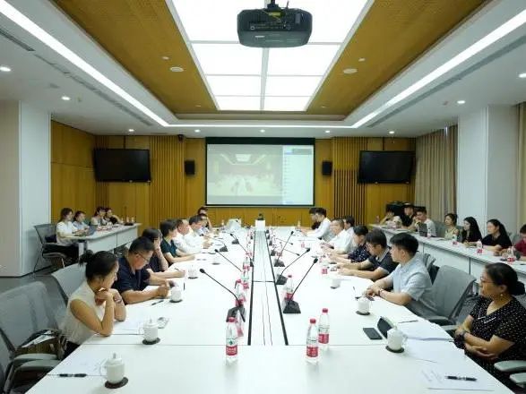 首都经济贸易大学:主题教育瞄准“四个何为”发力