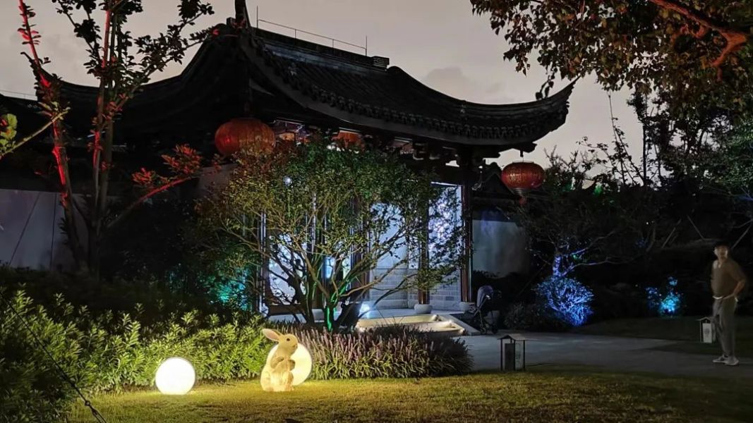 申园遇见文明旅游志愿者，为“国色申香国潮节”增光添彩