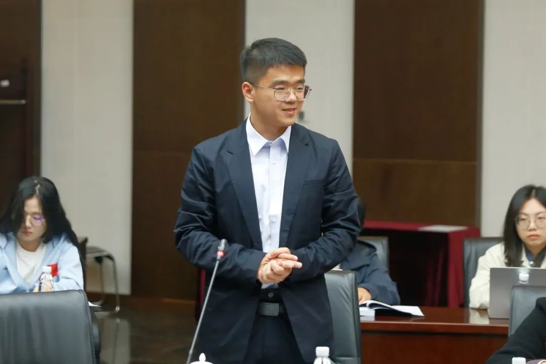 勇担责任 追求卓越｜党委书记周志军为新教师讲授入职第一课