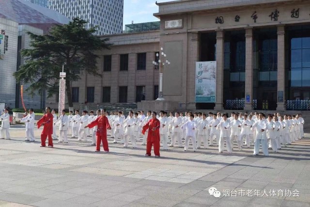 倾力推广太极柔力球——最美社会体育指导员刘京超