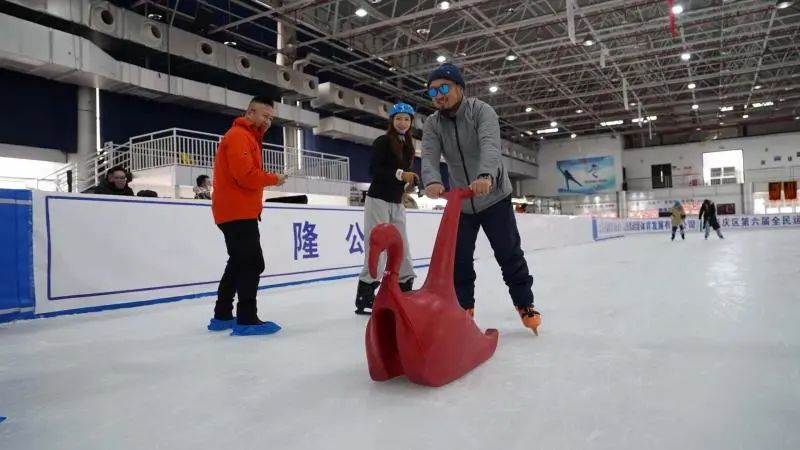 沉浸体验低空旅游、冰雪运动 “中国式现代化的京彩篇章”网络名人行活动走进延庆