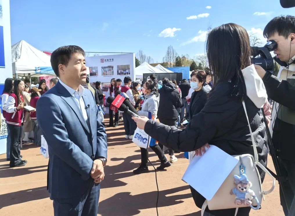 火爆校园开放日 北印高招零距离