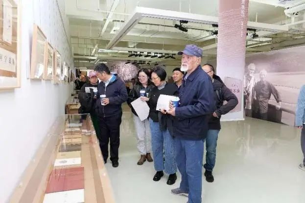 岁月封扉——张慈中、宁成春书籍设计文献典藏展在北京印刷学院美术馆开幕