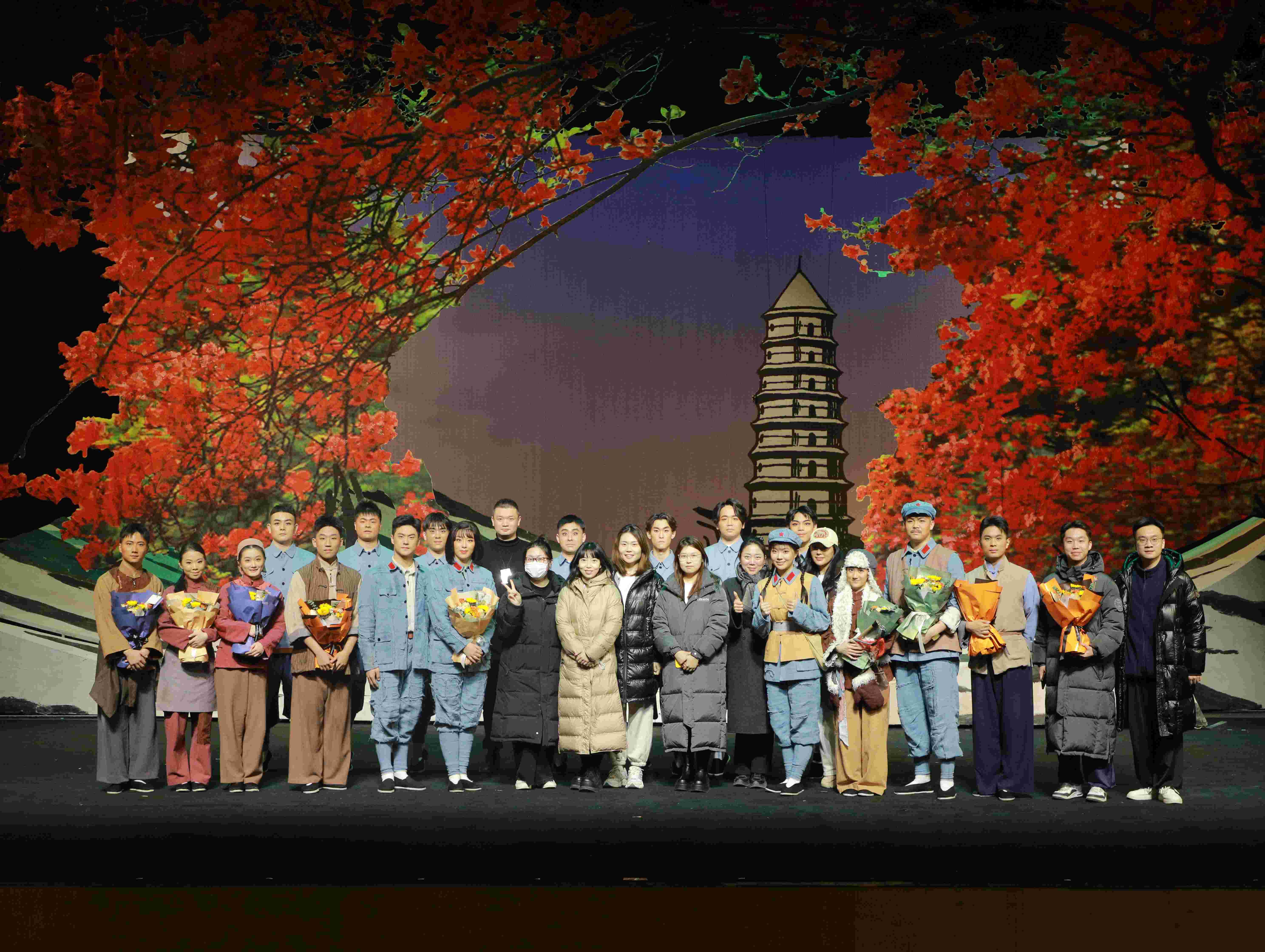 高校原创文化精品 | 青春在戏台上绽放——京剧《迟开的山丹丹》的创新之路