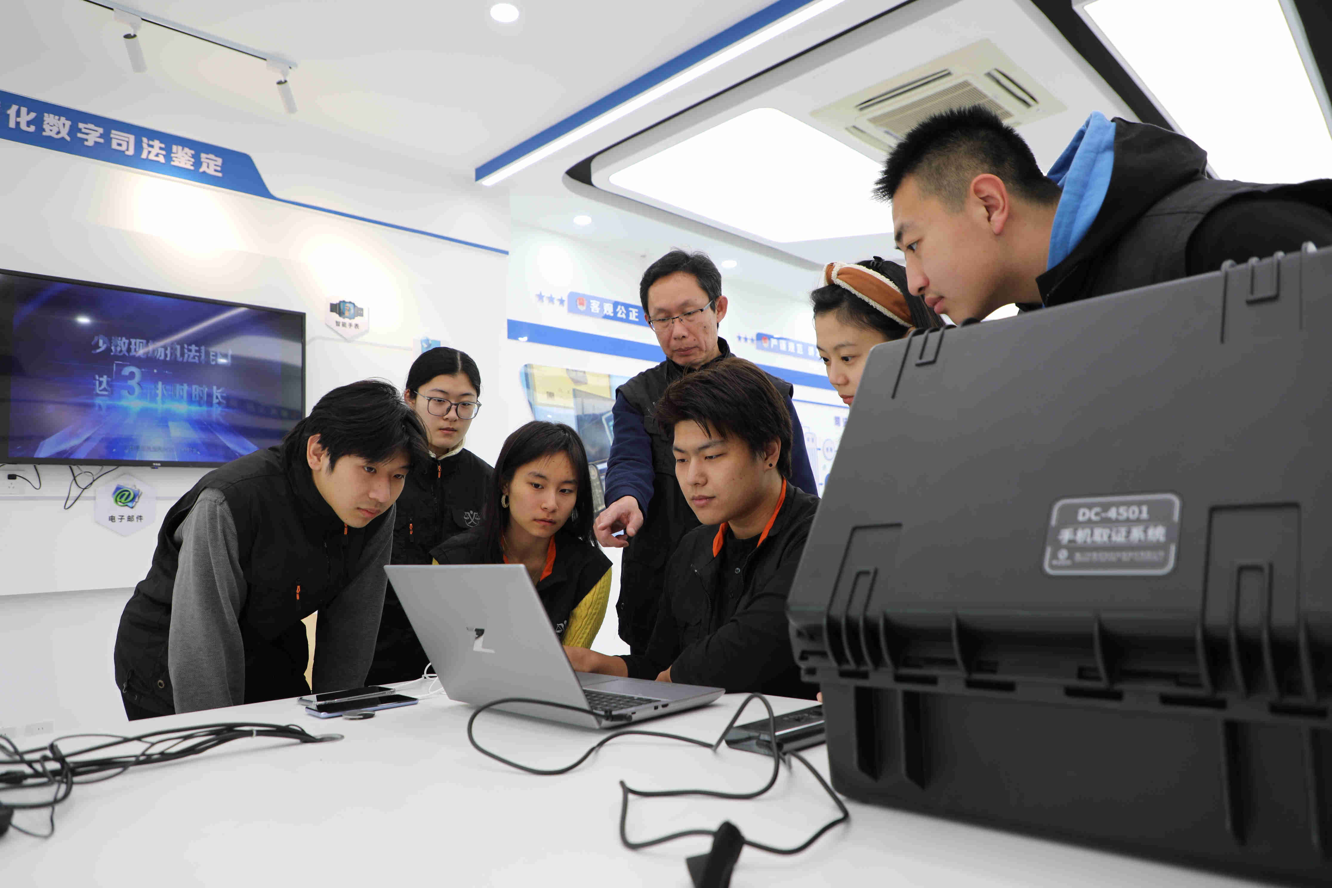 北京高校服务新时代首都发展特别报道 | 北京政法职业学院②：司法鉴定“破圈”，为首都法治建设注入新活力