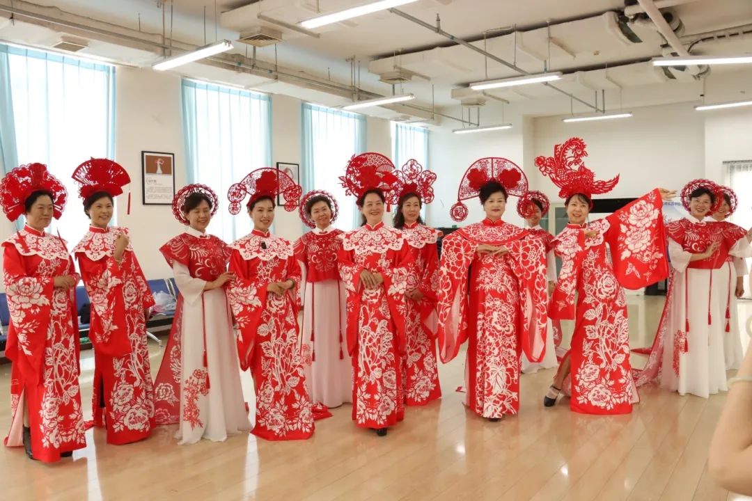 “长城脚下 艺动妫川” 非遗剪纸穿上身 来看！这场走秀好fashion