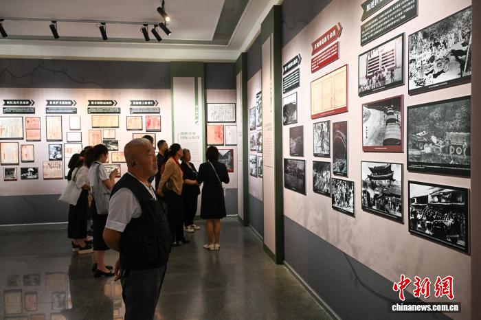 滇缅公路档案文献图片展亮相昆明 再现抗战生命线修建历程
