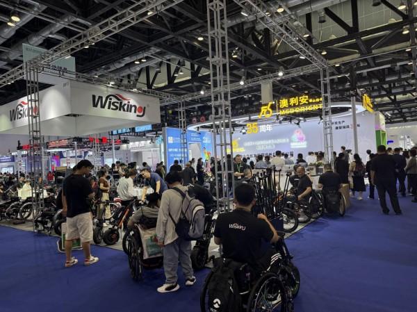 2025福祉博览会创新成果满场绽放,“科技助残”以硬实力锁定C位