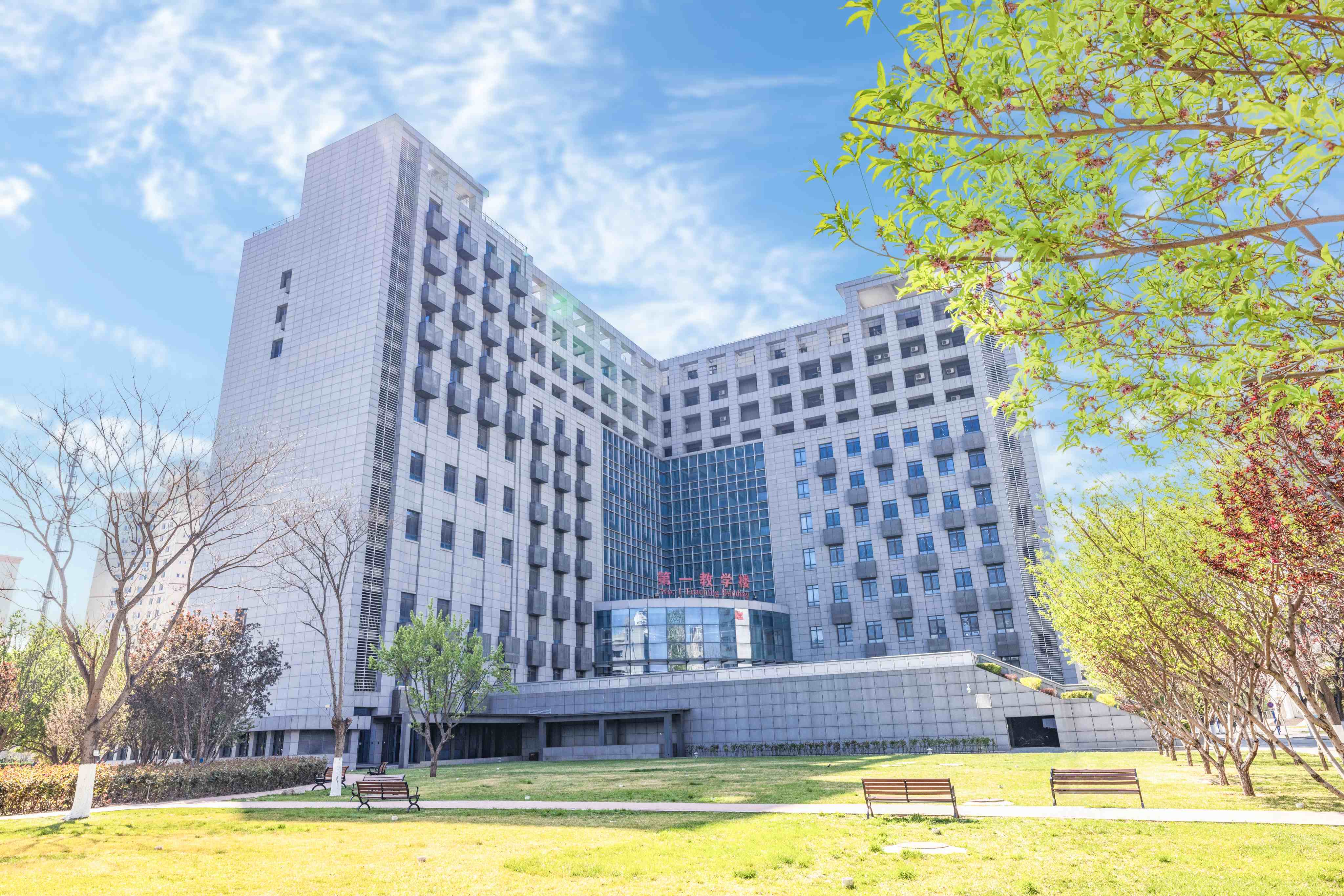 “一校一品”大思政课专题报道|首都医科大学:“以生命的名义”践行新时代医学职业精神 “一校一品”大思政课专题报道|首都医科大学:“以生命的名义”践行新时代医学职业精神