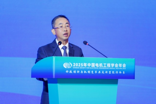 侯金龙:全场景构网,光风储协同,推动新能源成为主力电源