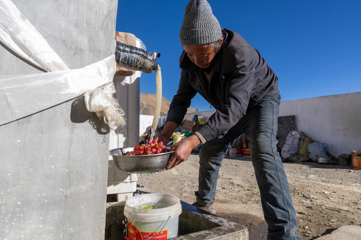 震后经年过，新居傍雪峰｜新春走基层