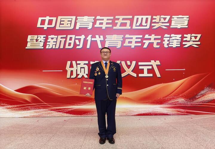 新春走基层｜给飞机“做手术”的年轻人