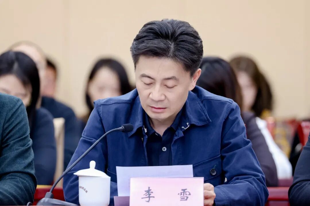 李雪:以三阶段创作历练,雕琢高原环保的生命史诗