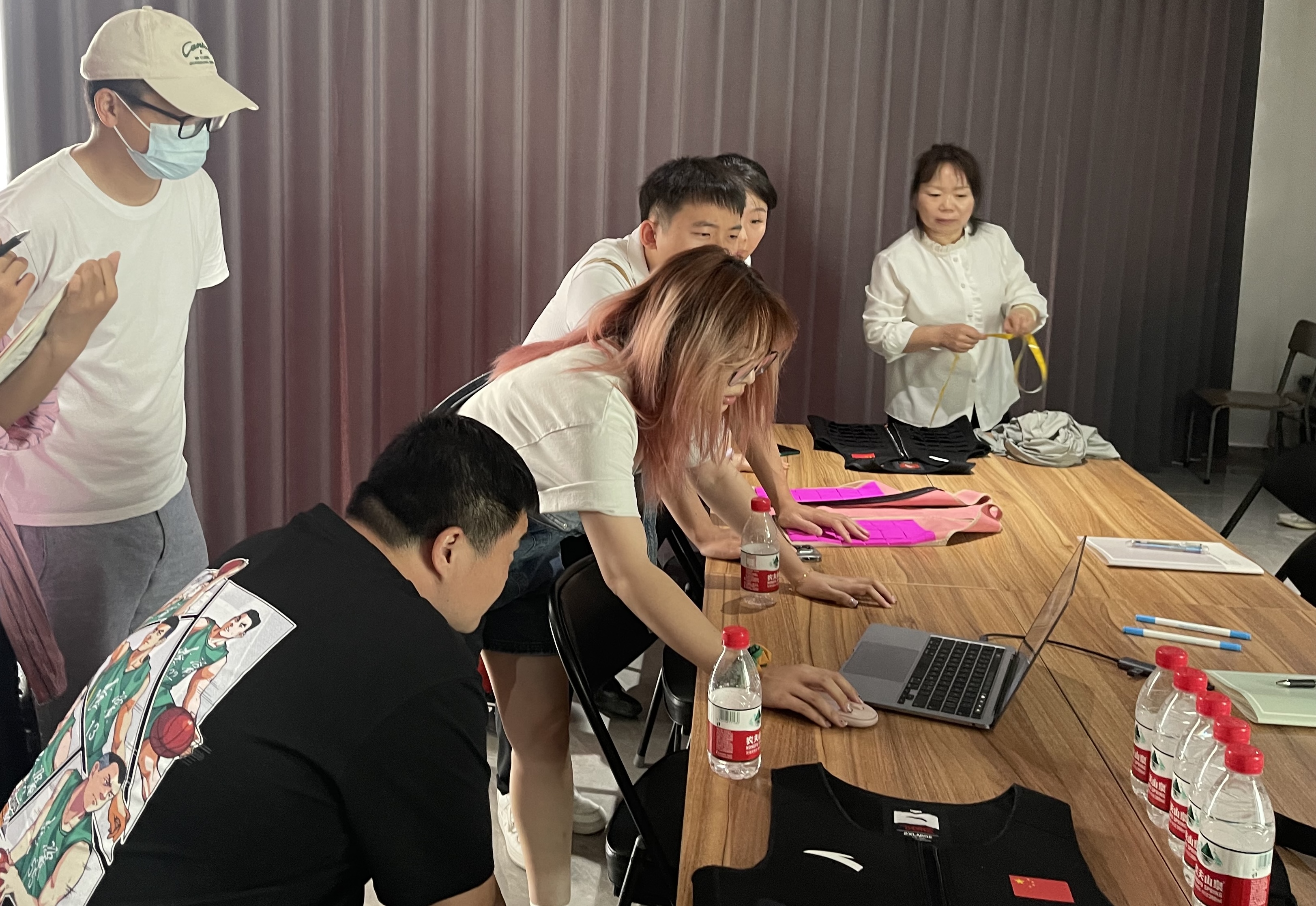 北京高校助力推进教育科技人才一体发展特别报道｜北京服装学院②：匠心造战衣 科技助冬奥