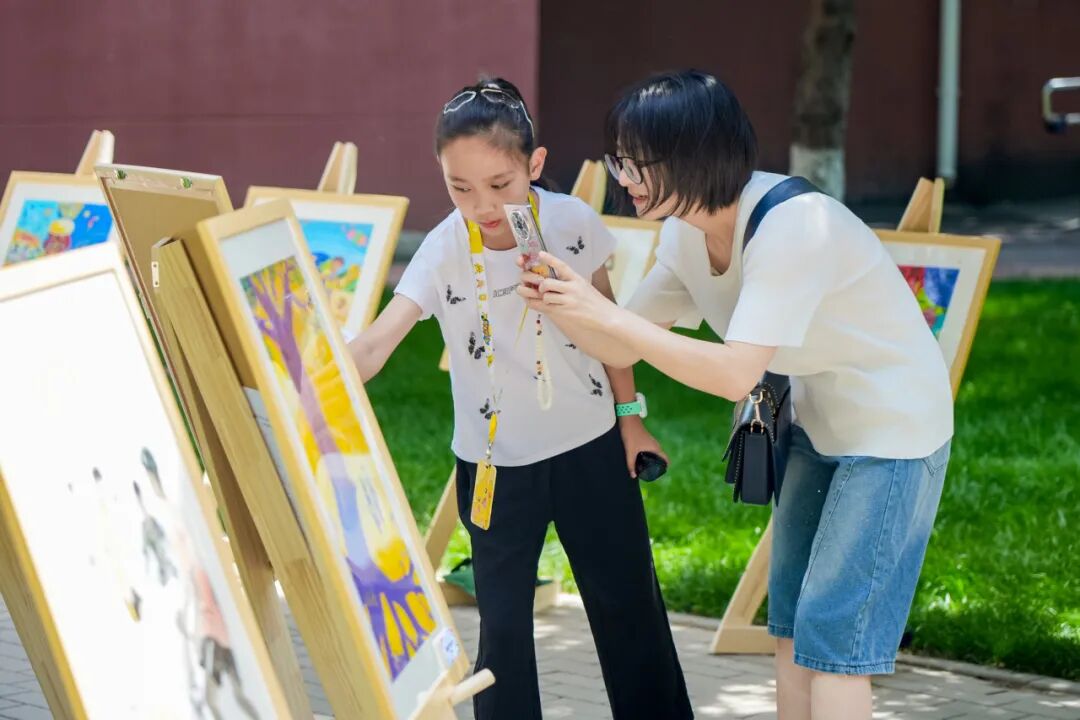 聚焦北奥院︱“青奥逐光·中非同心”2026达喀尔青奥会青少年奥林匹克艺术作品展在首都体育学院(北京国际奥林匹克学院)开幕