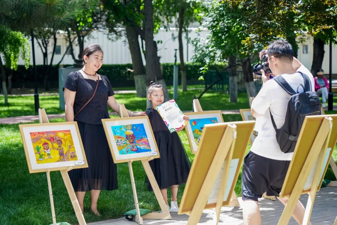 聚焦北奥院︱“青奥逐光·中非同心”2026达喀尔青奥会青少年奥林匹克艺术作品展在首都体育学院(北京国际奥林匹克学院)开幕