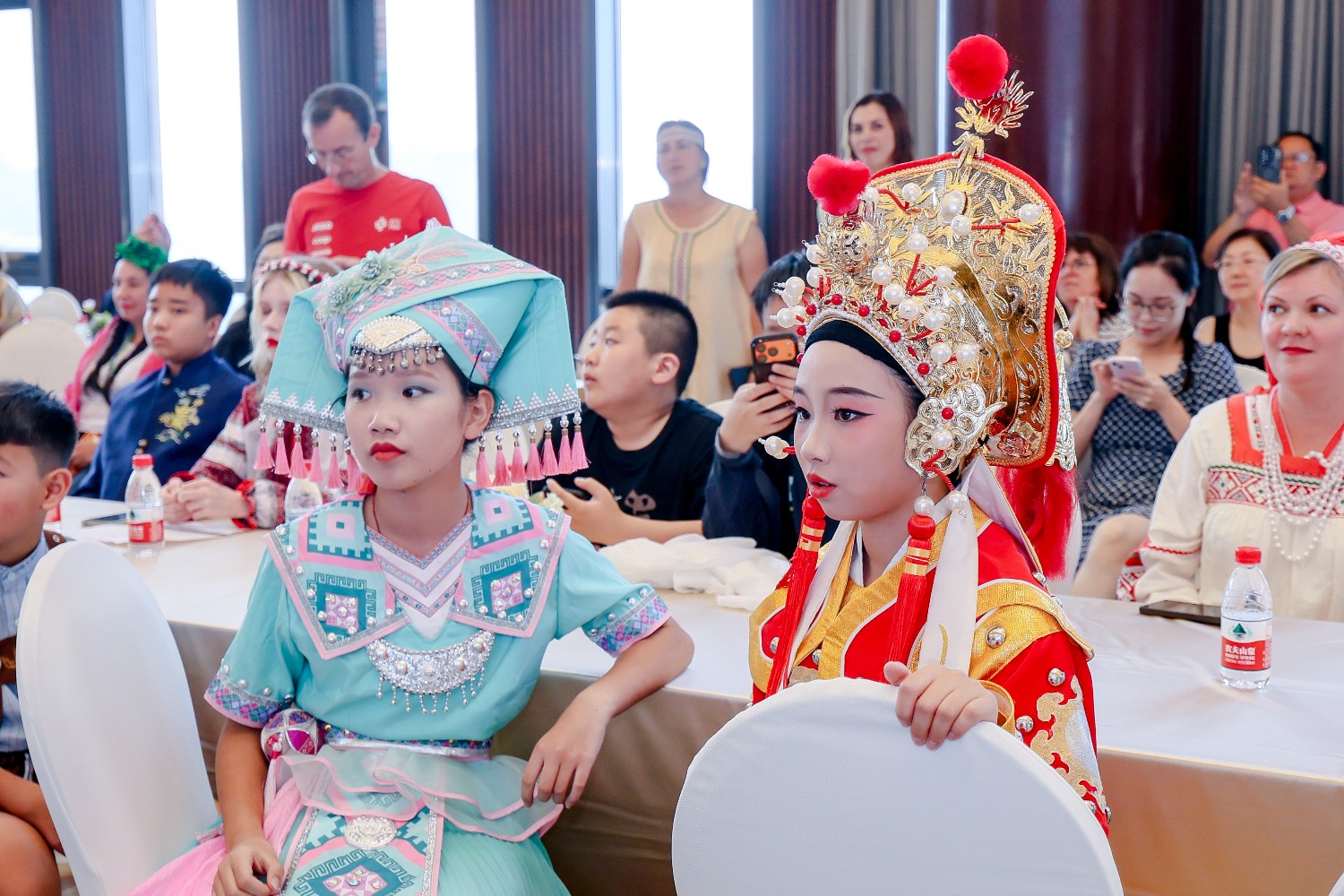 文化小大使的中国日记|美美与共,世界服装同框 文化小大使的中国日记|美美与共,世界服装同框