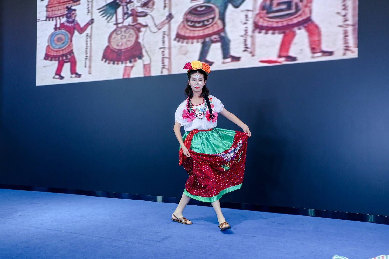 文化小大使的中国日记|美美与共,世界服装同框 文化小大使的中国日记|美美与共,世界服装同框