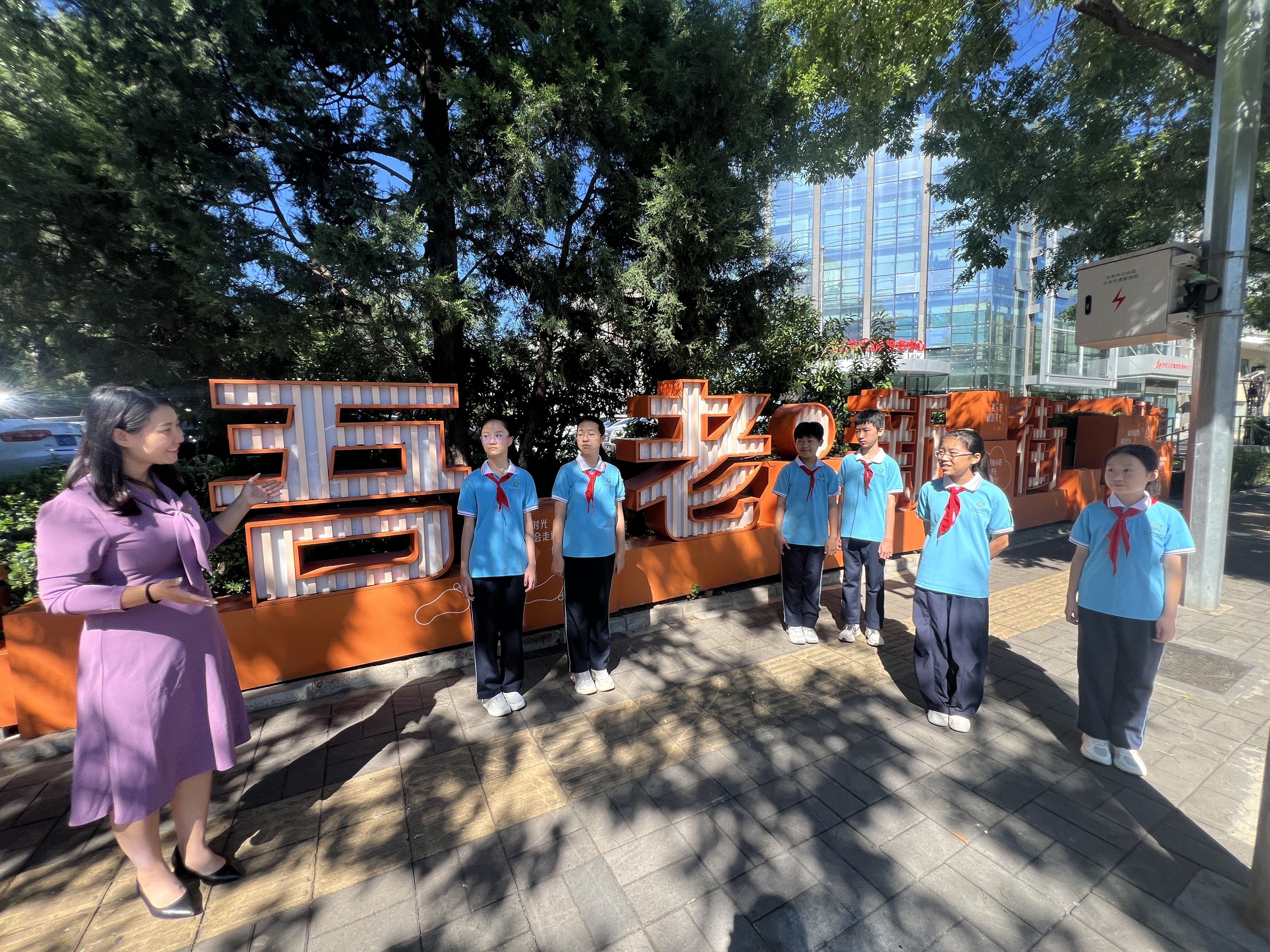 北京高校新时代立德树人工程创新实践专题报道｜北京建筑大学：行走红墙街巷读懂人民城市