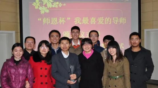 米国华：传道授业 格物致知