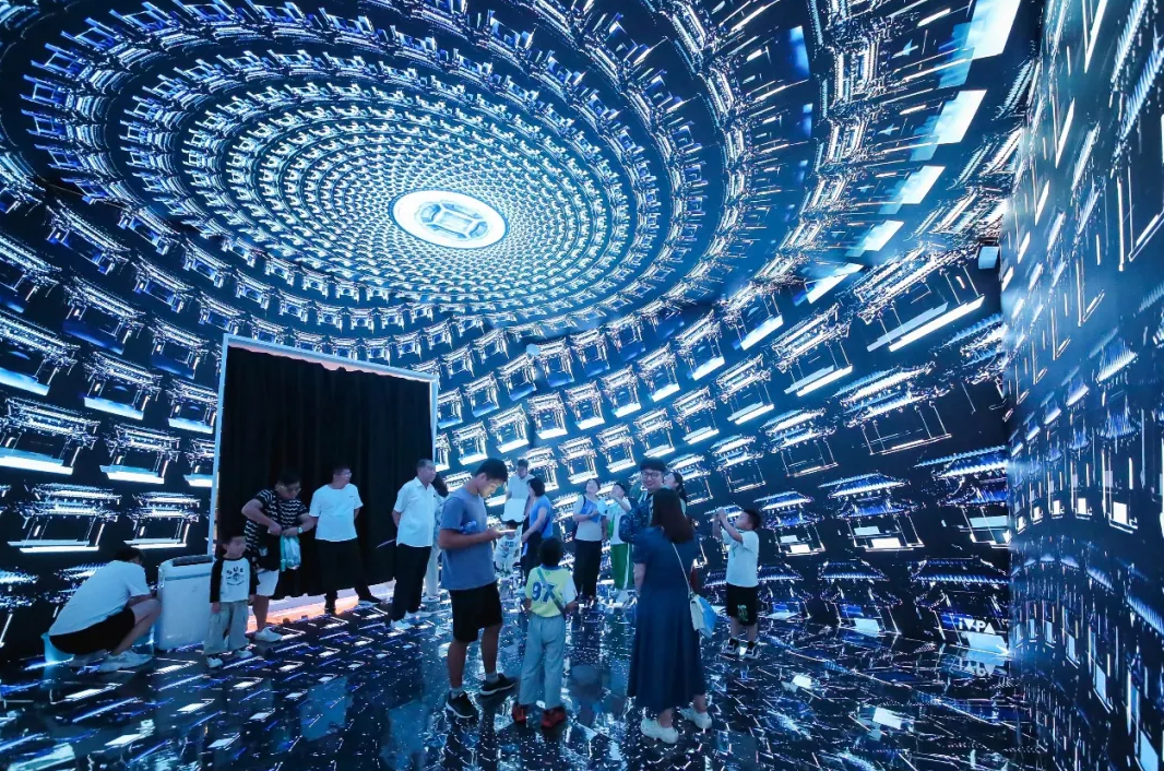 北京市超高清视听·行|穿越千年“藻井”,解码古今科技的和鸣