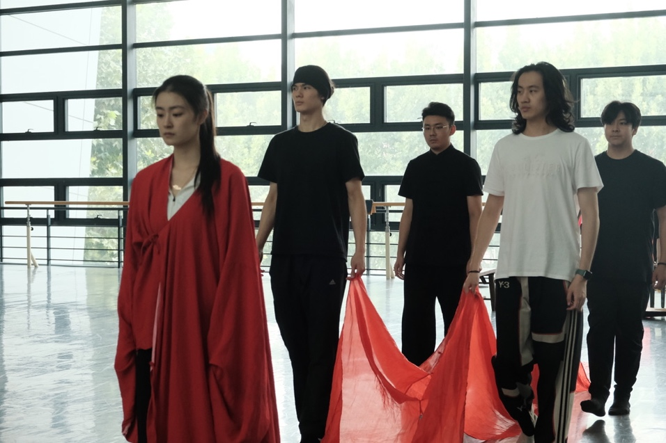 高校原创文化精品 | 蝶舞新章：中央戏剧学院话剧《梁祝》的破茧与绽放