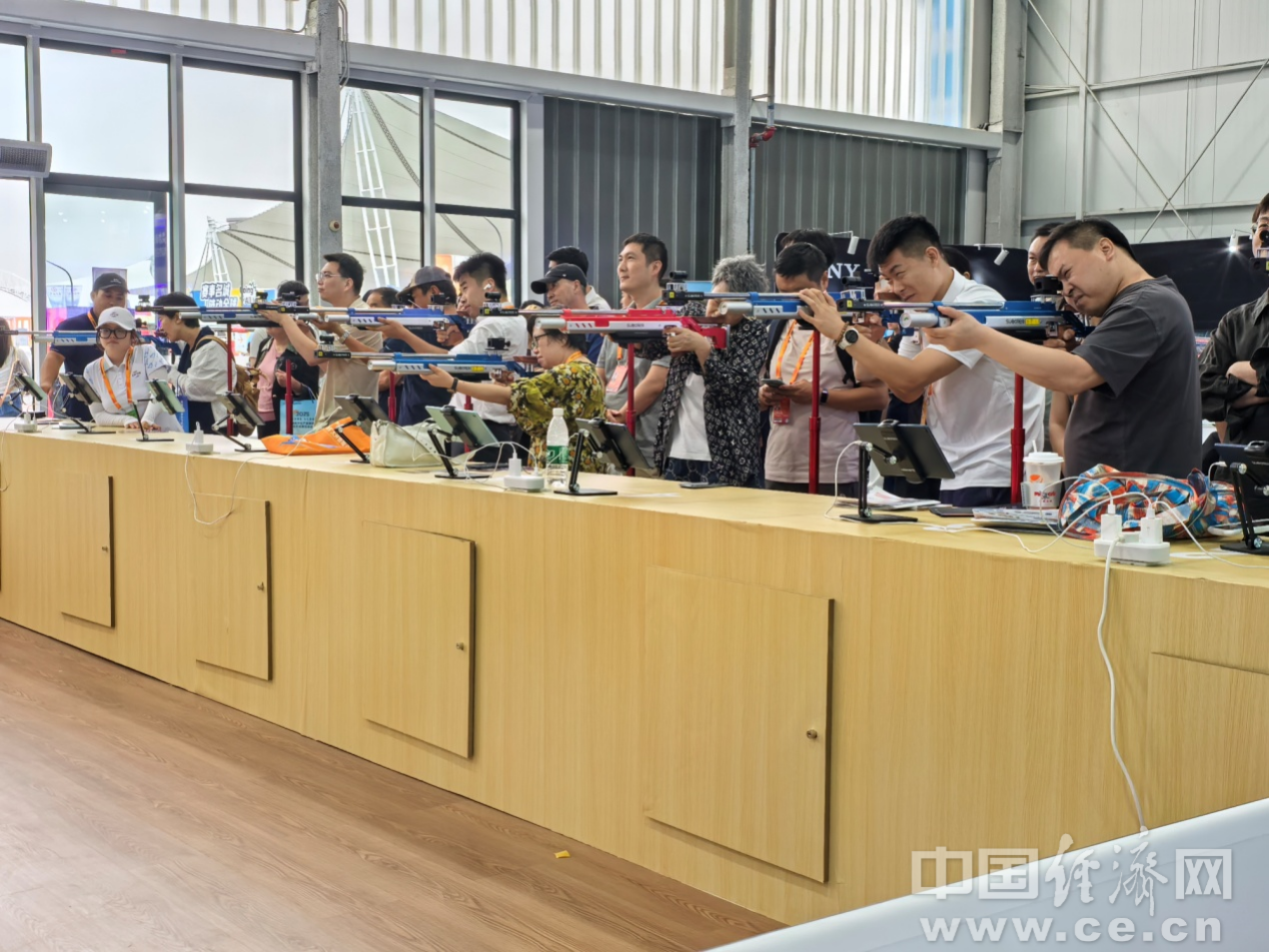 “数智领航，服贸焕新”2025年服贸会开幕