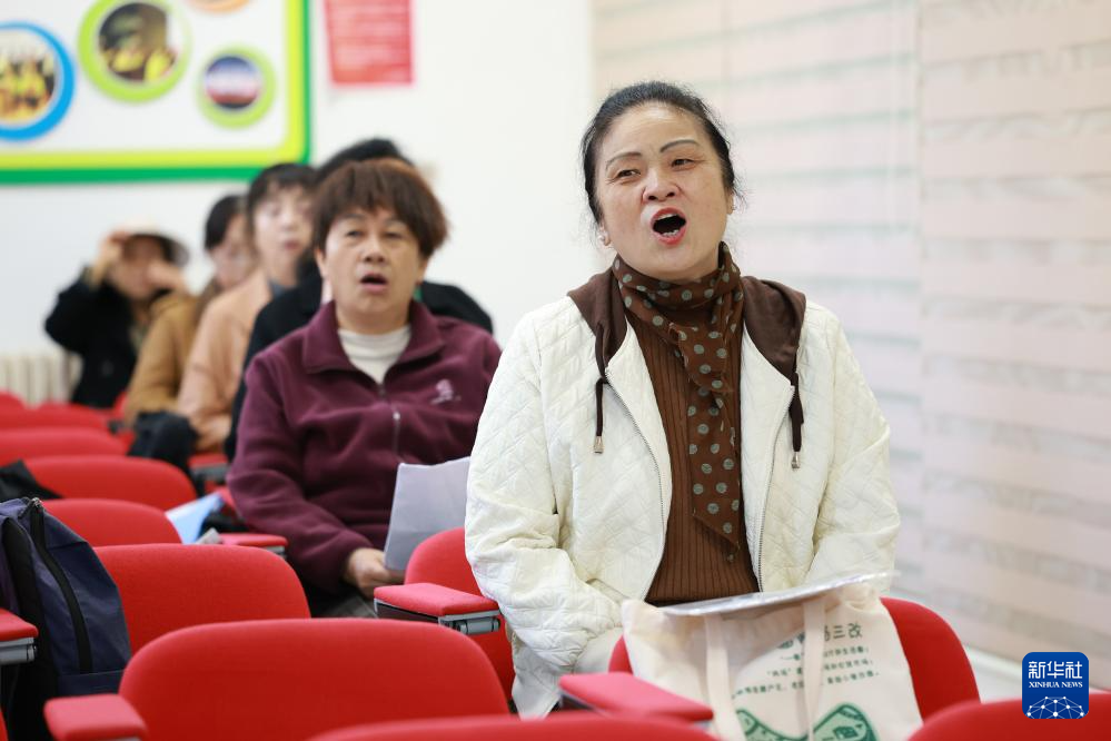 贵阳：社区养老 情满桑榆